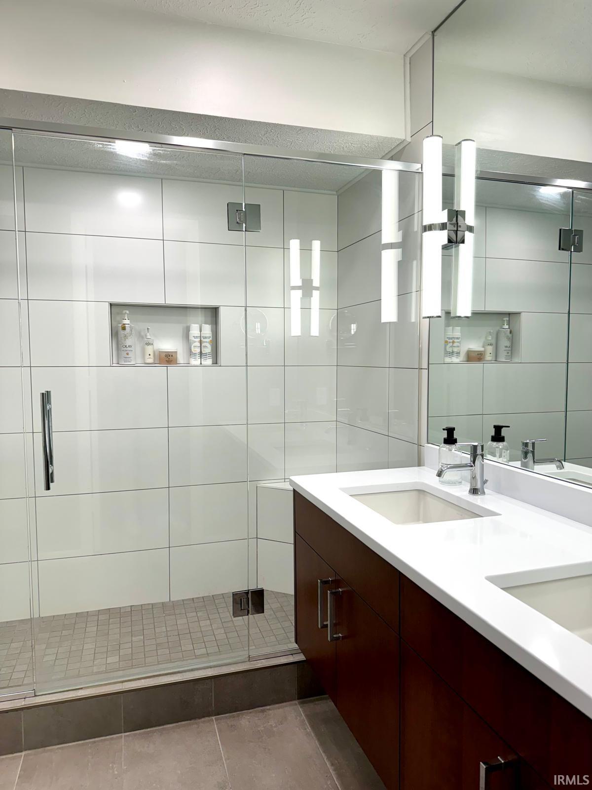 9105 S Greenridge Lane