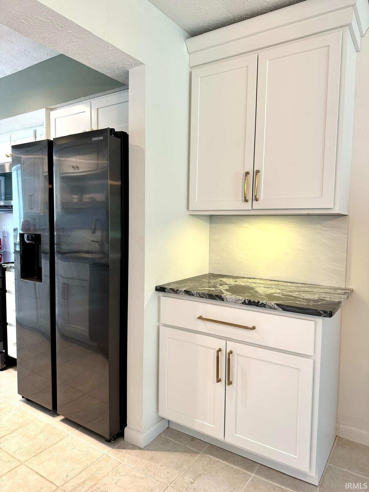 9105 S Greenridge Lane