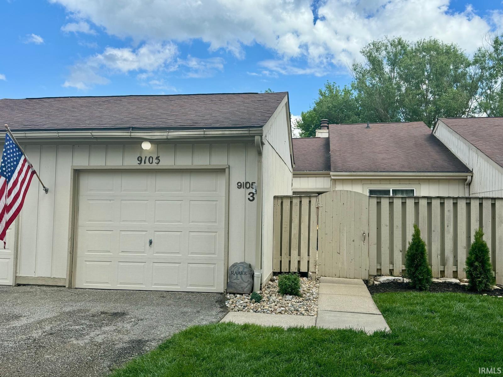 9105 S Greenridge Lane