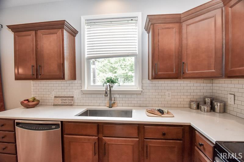 3667 S Glasgow Circle