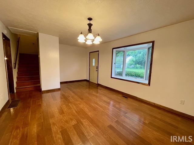 3342 N Kingsley Drive