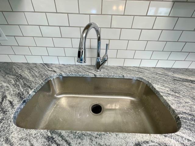 3920 W Walnut Leaf Drive