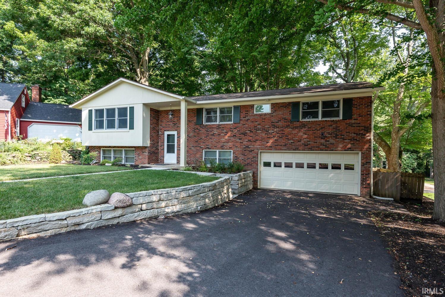 2300 S Woodbluff Court