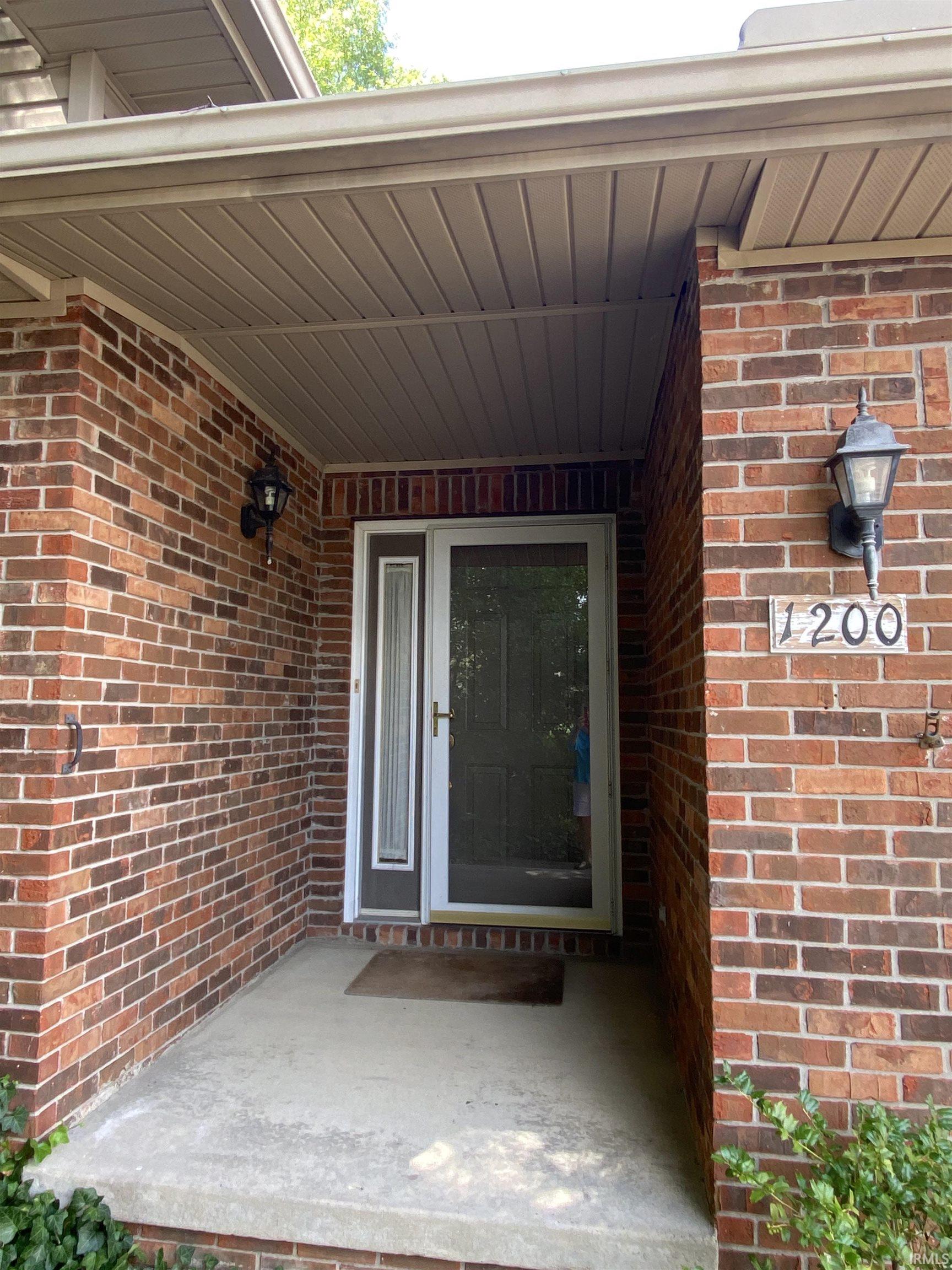 1200 S Hearthstone Court