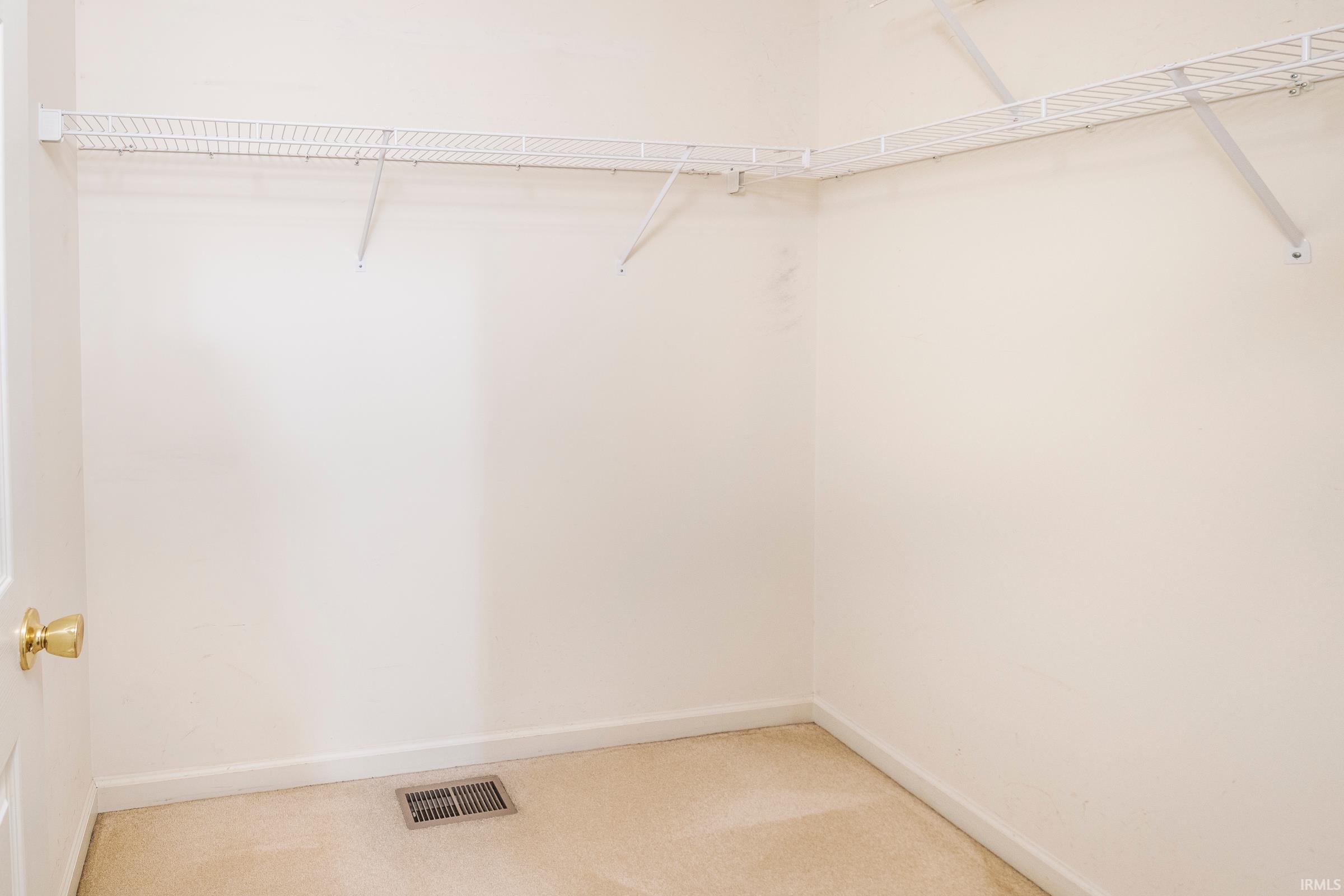 800 W Whitestone Street