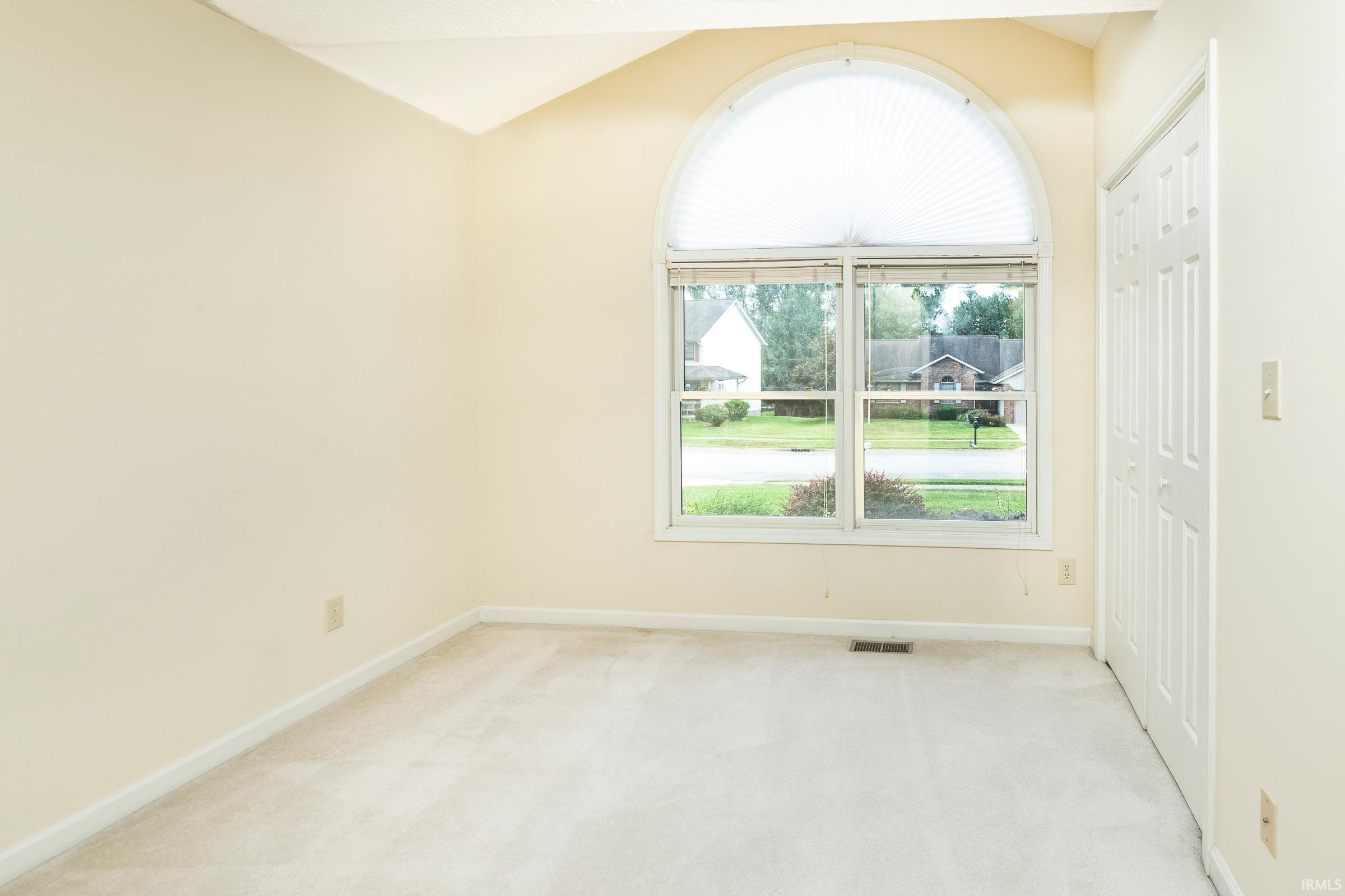 800 W Whitestone Street