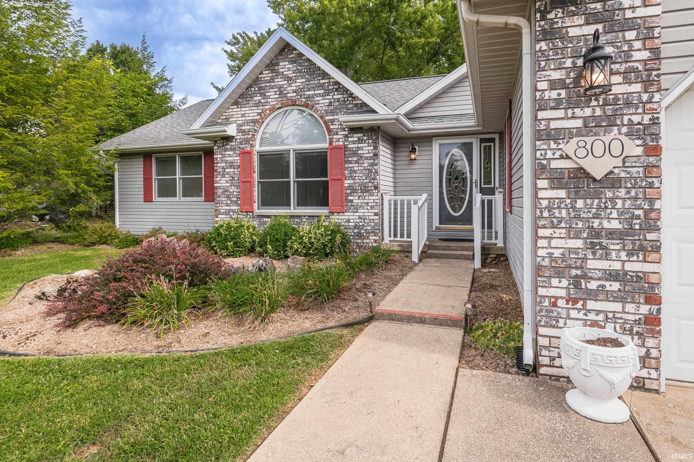 800 W Whitestone Street