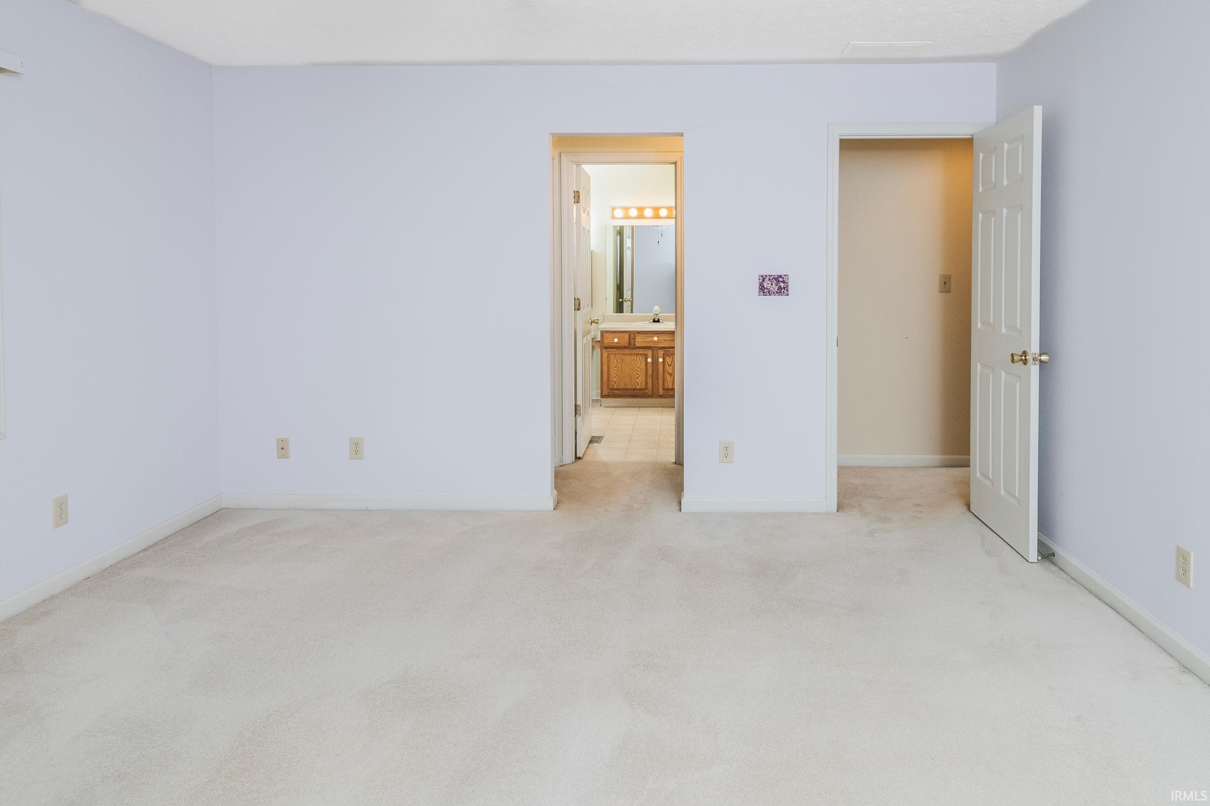 800 W Whitestone Street