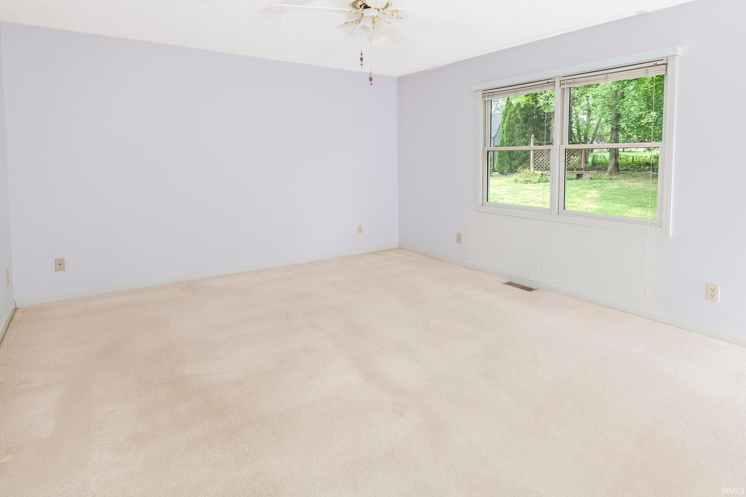 800 W Whitestone Street