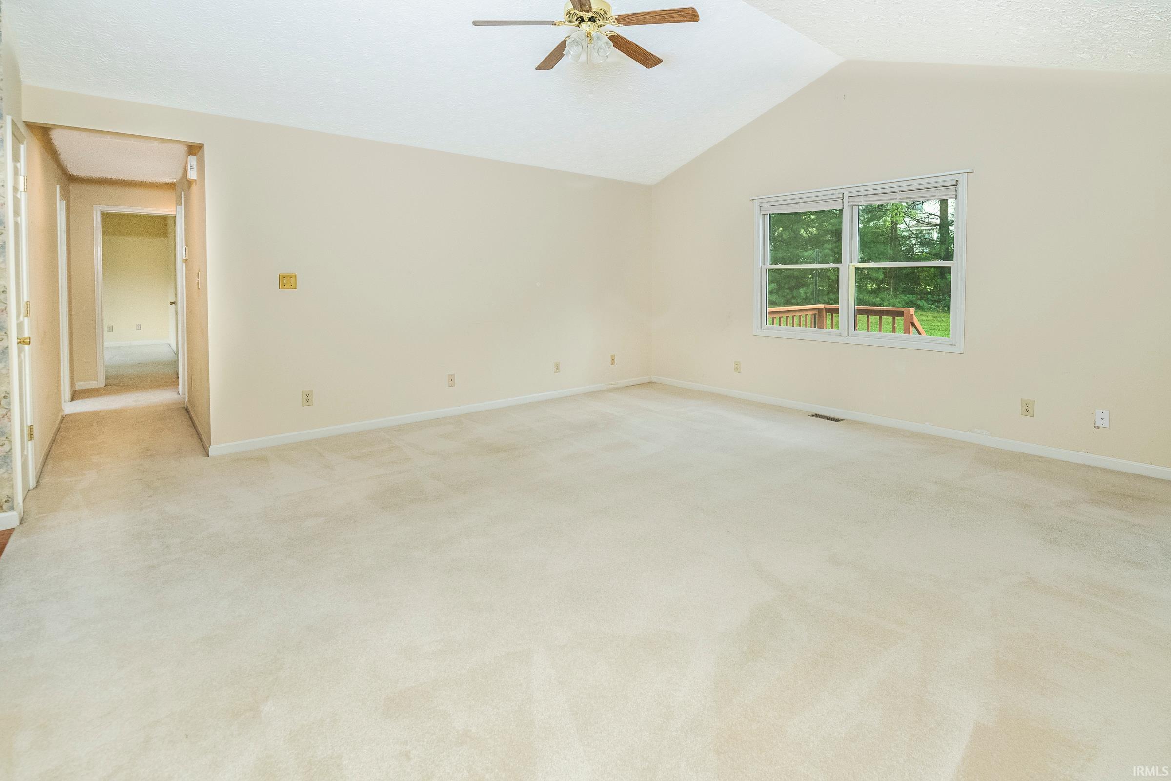 800 W Whitestone Street