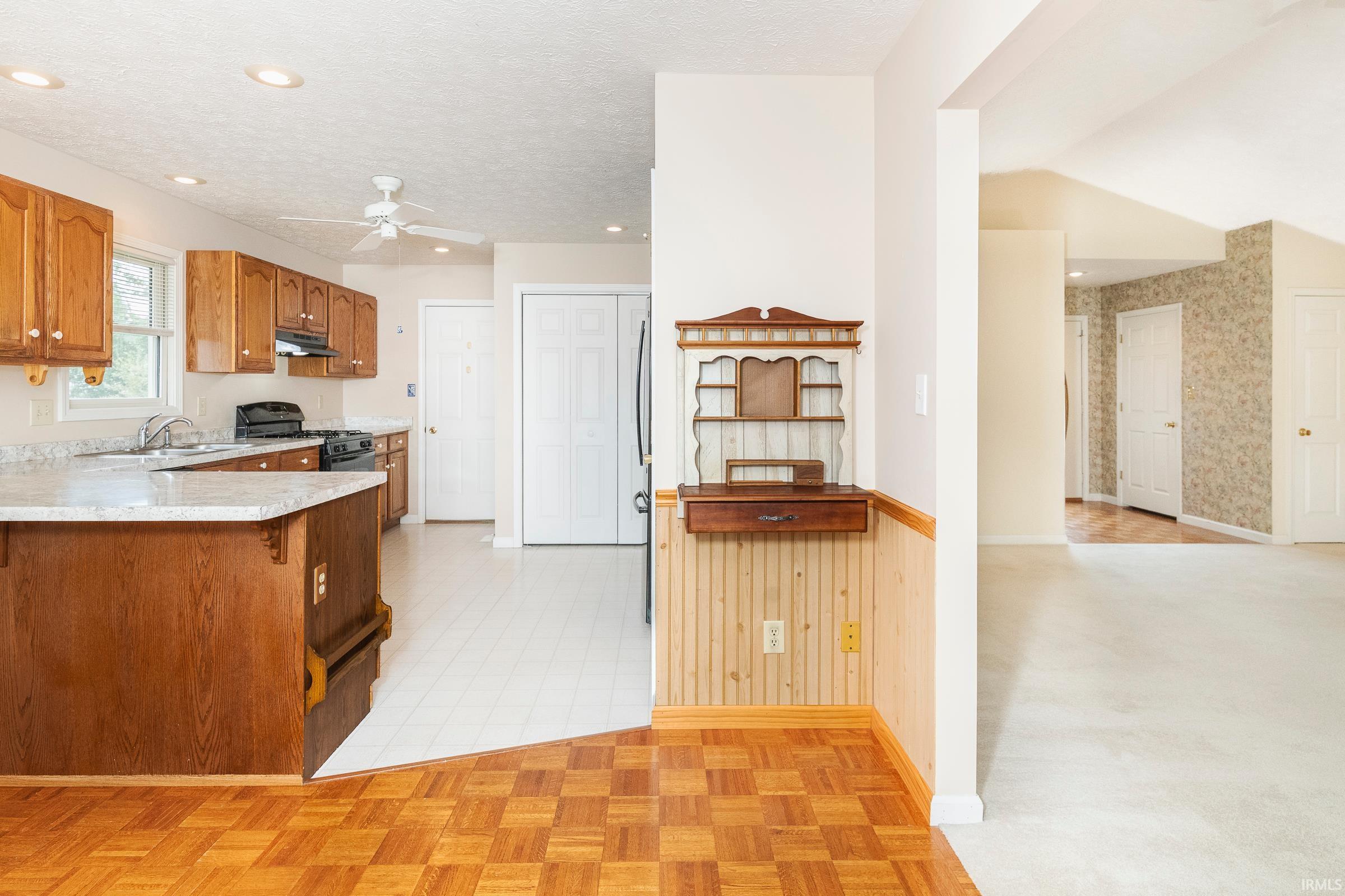 800 W Whitestone Street