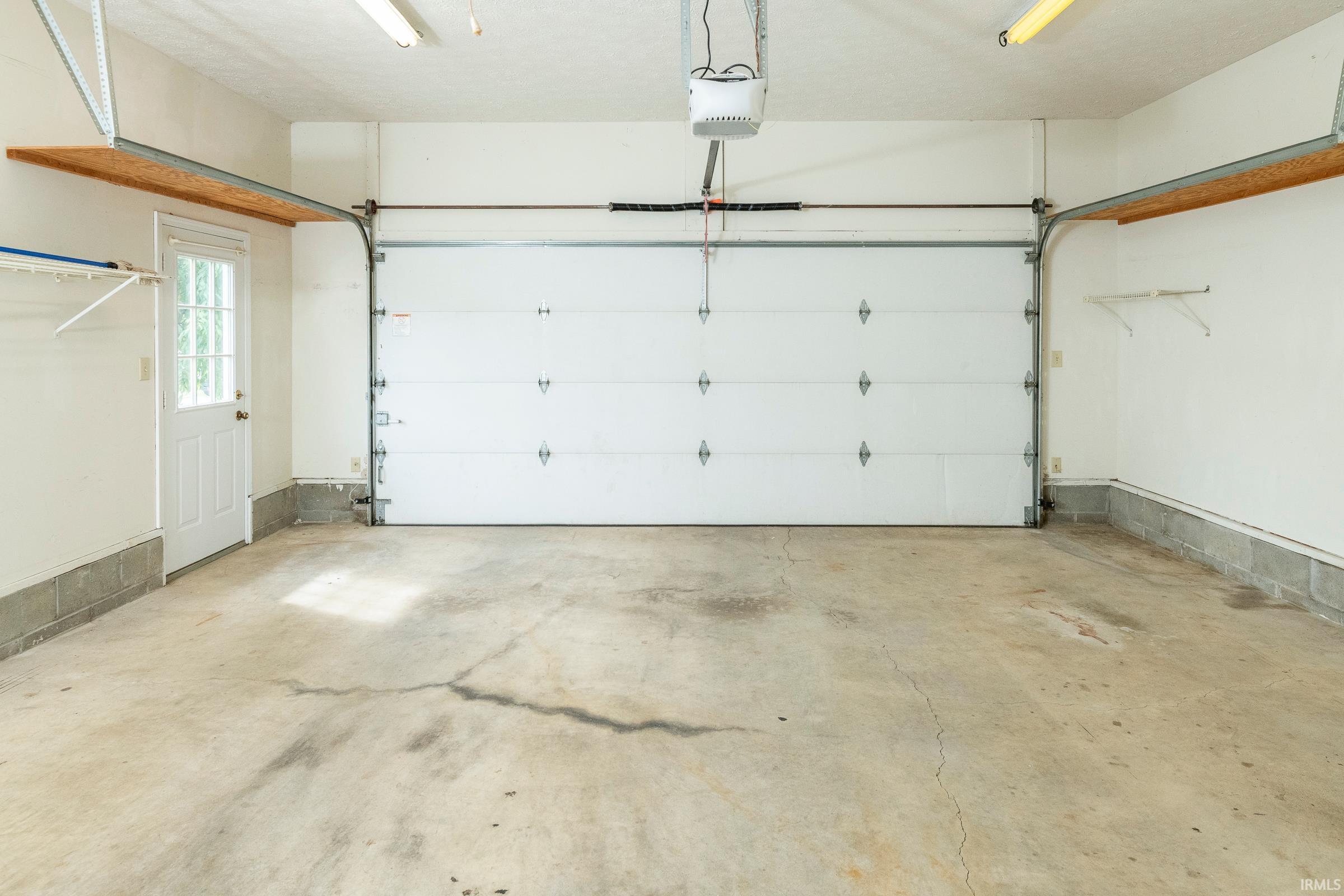 800 W Whitestone Street