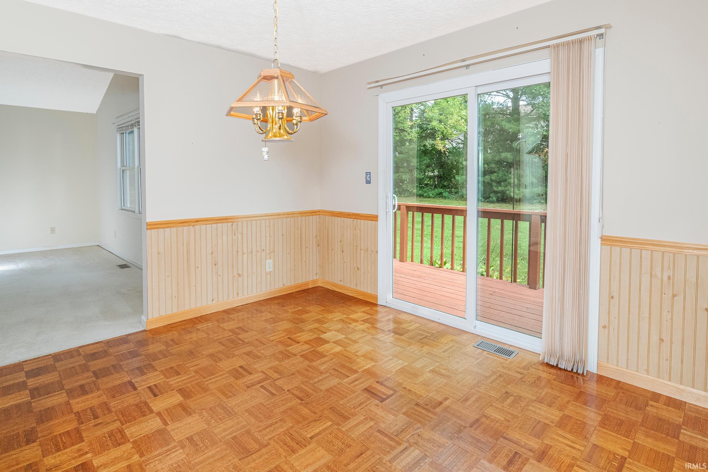 800 W Whitestone Street