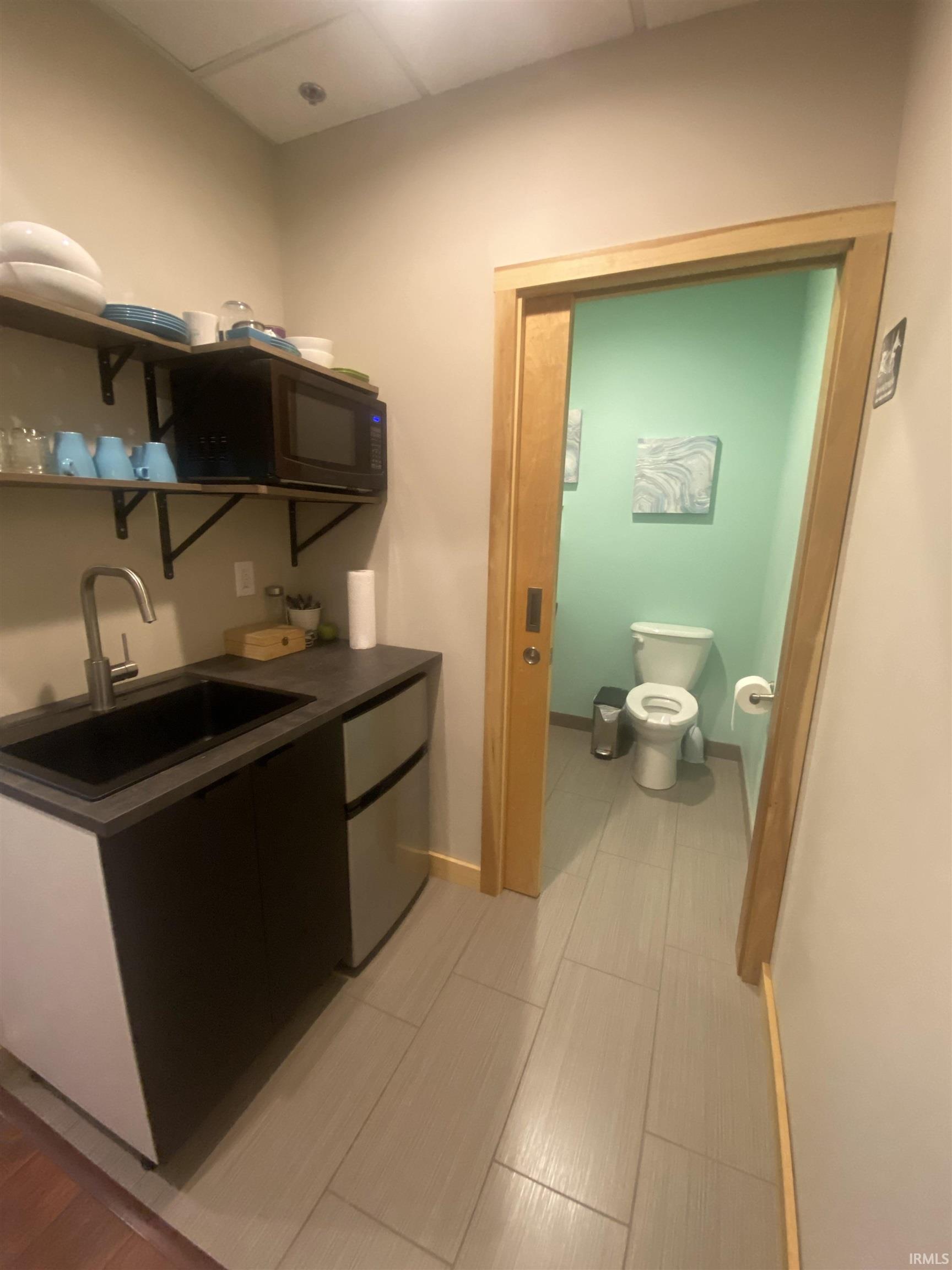 802 Auto Mall Rd Unit: 2