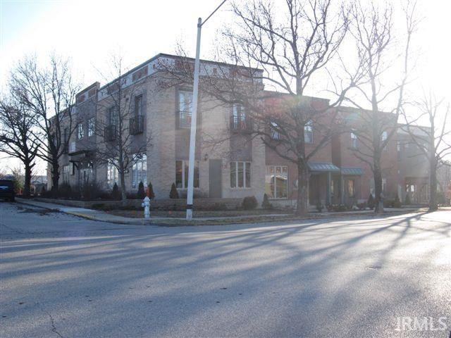 802 Auto Mall Rd Unit: 2