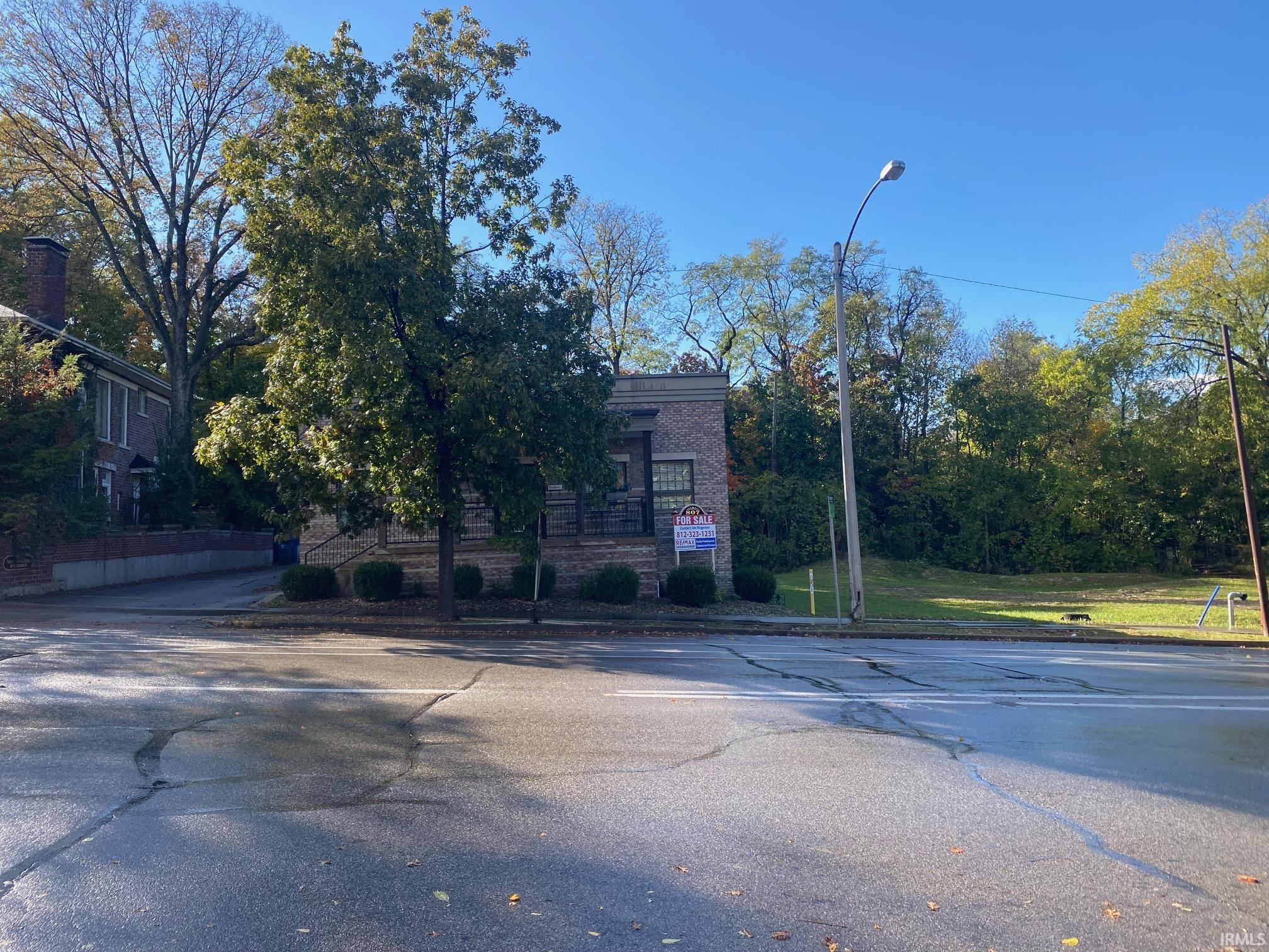 807 N College Avenue