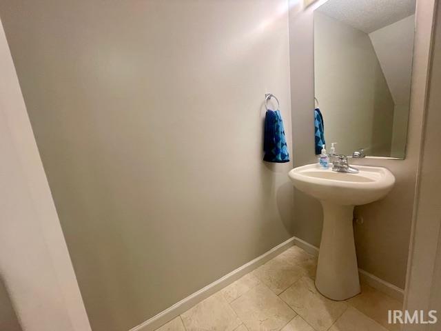 3389 S Oaklawn Circle