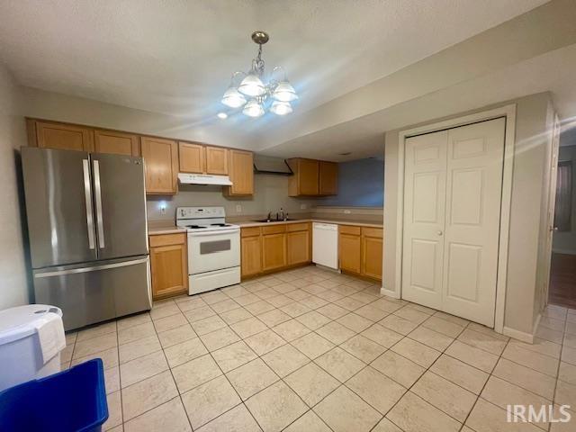 3389 S Oaklawn Circle