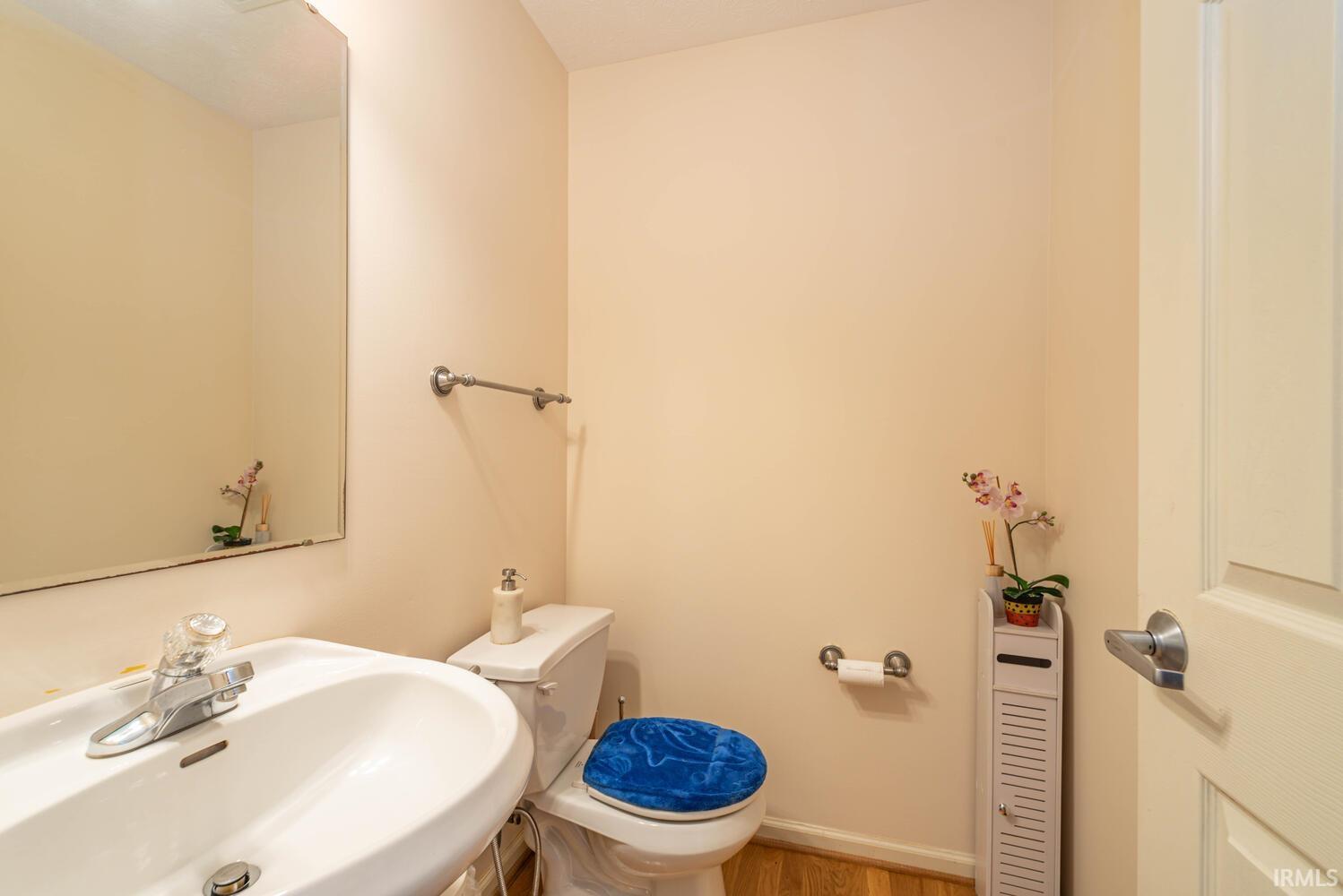 3409 S Cedarwood Circle