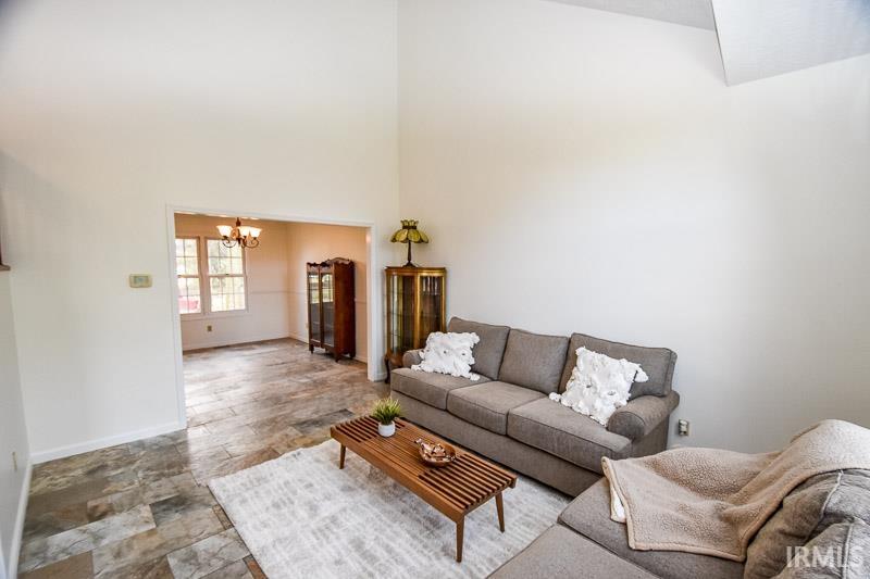 3301 S Rolling Oak Drive