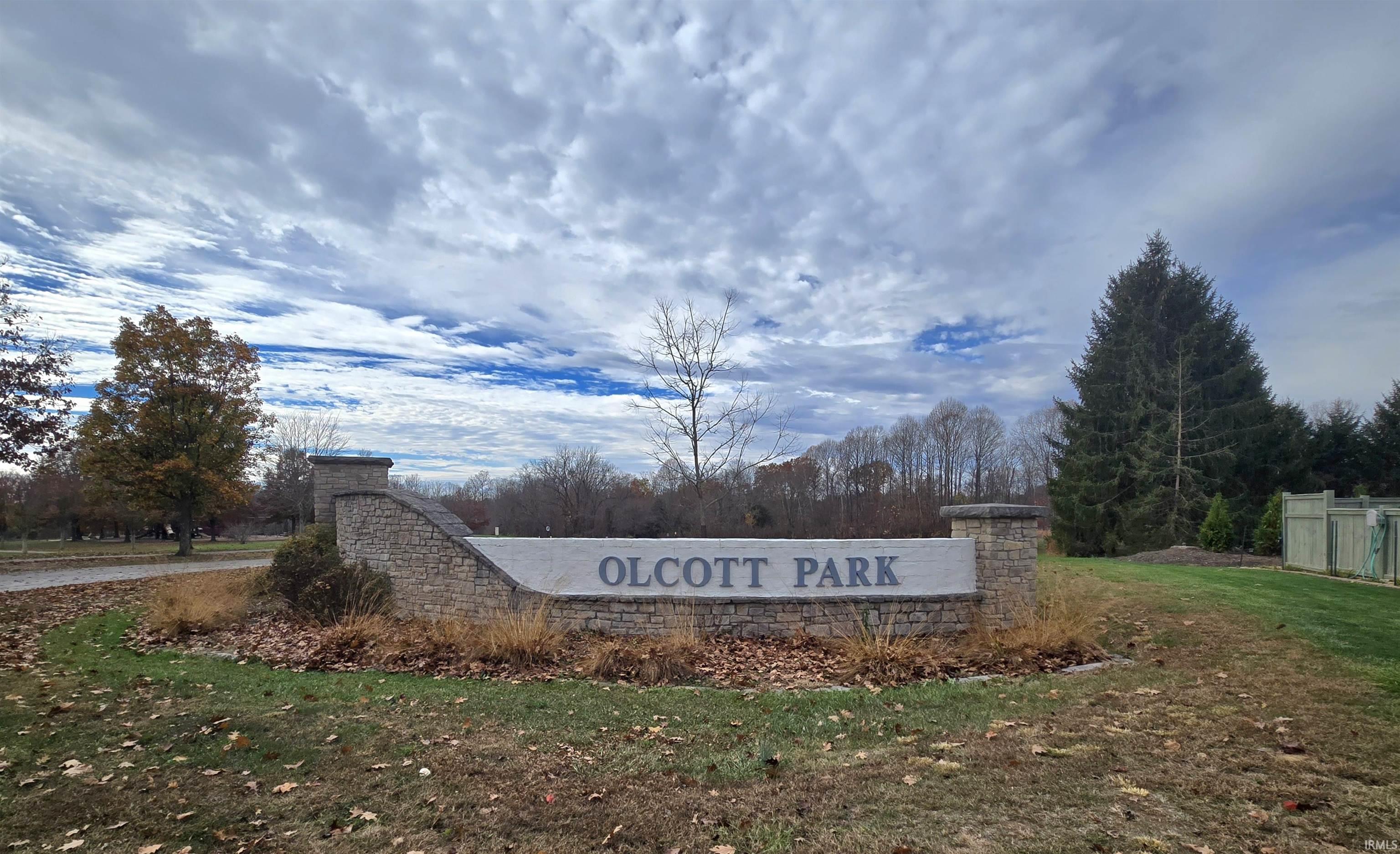 3301 S Rolling Oak Drive