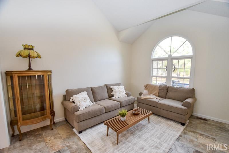 3301 S Rolling Oak Drive