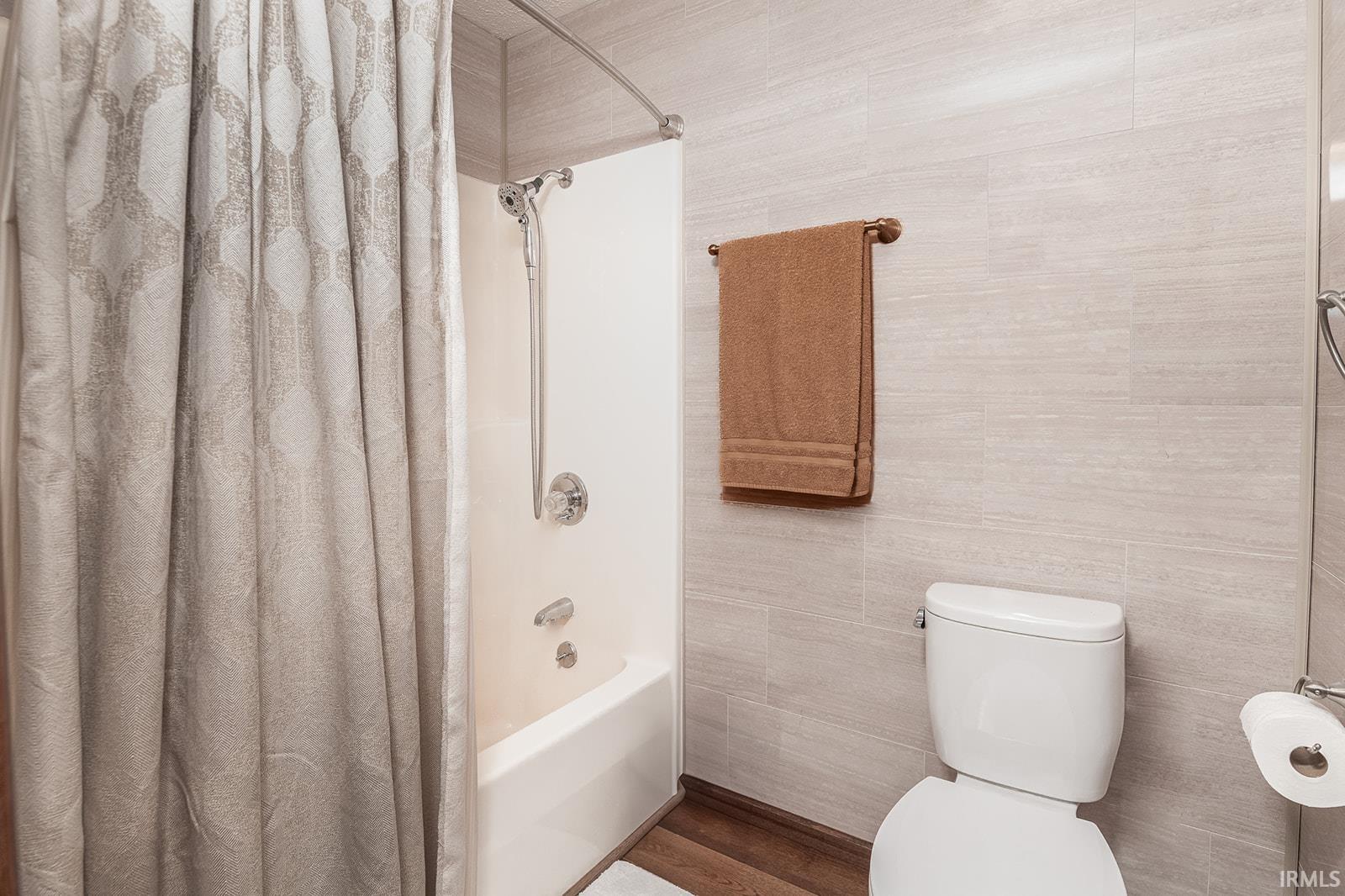 500-6 Greentree Drive