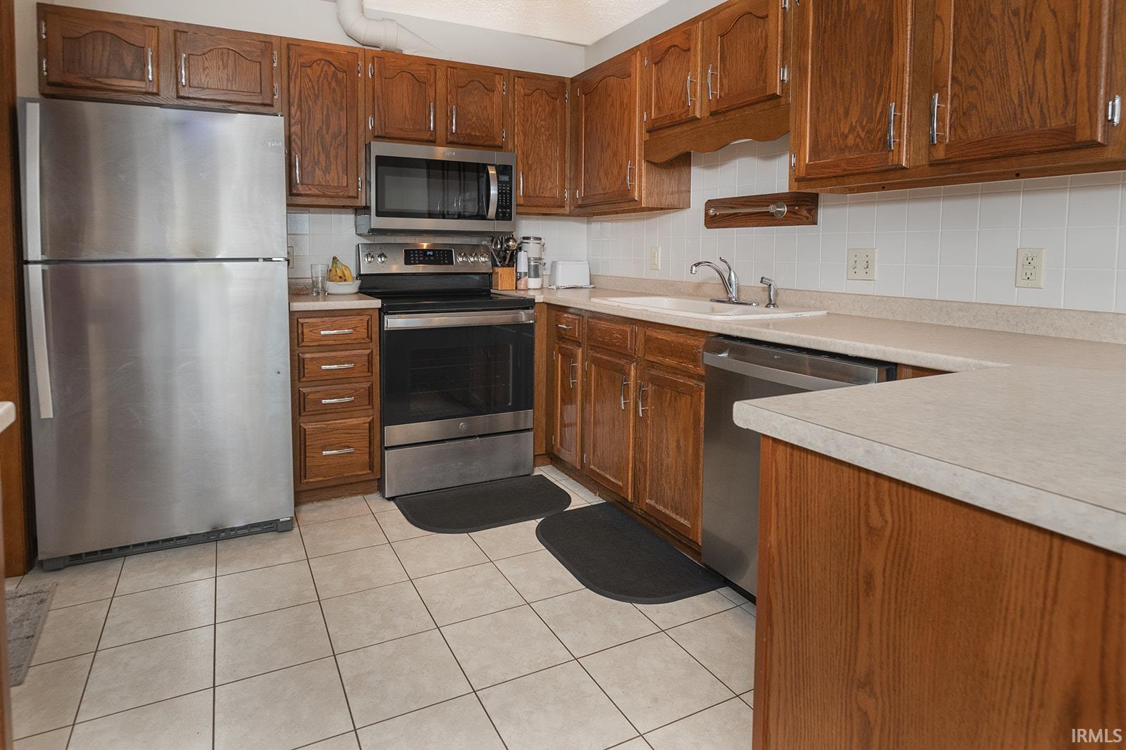 500-6 Greentree Drive