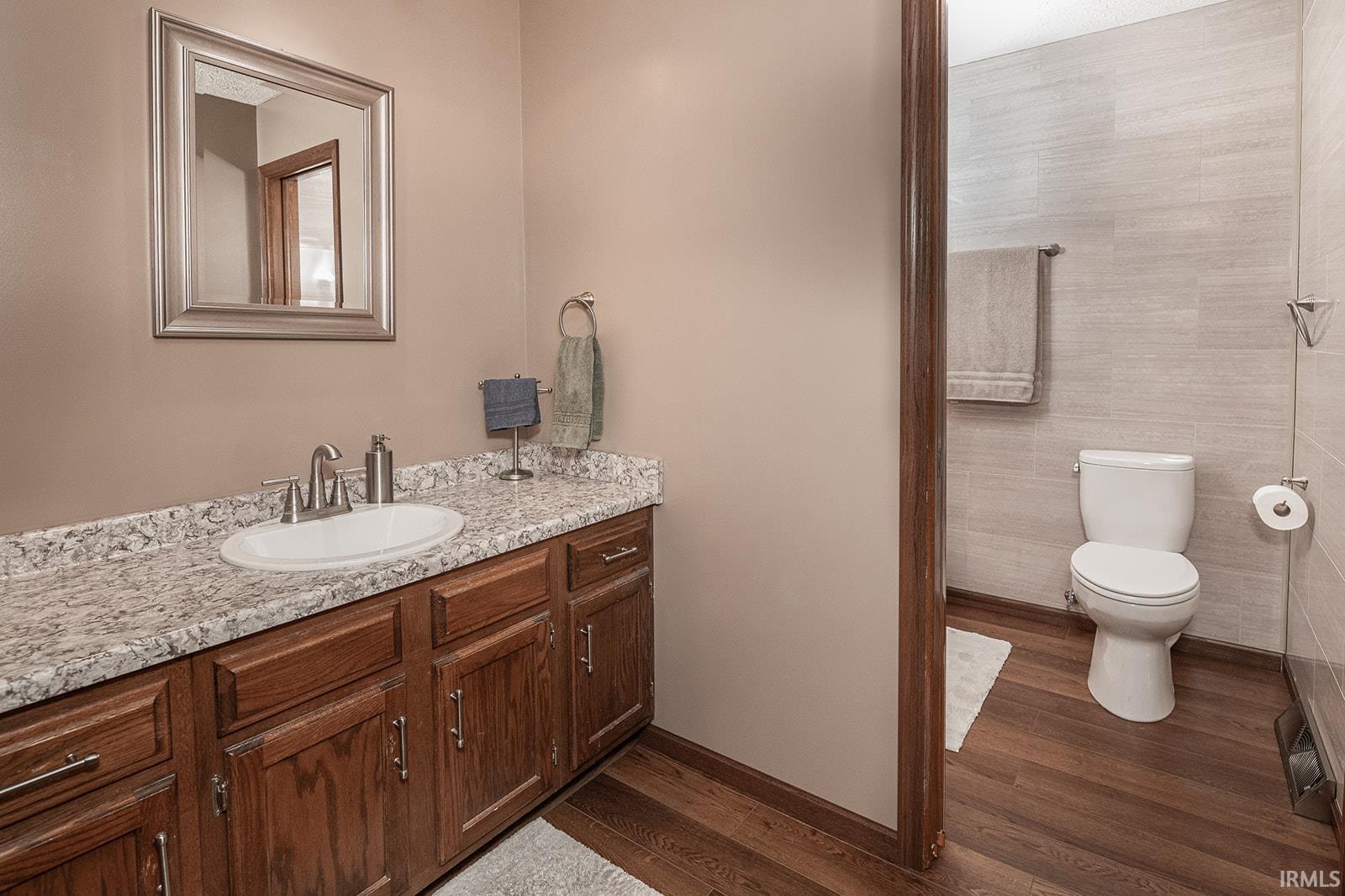 500-6 Greentree Drive