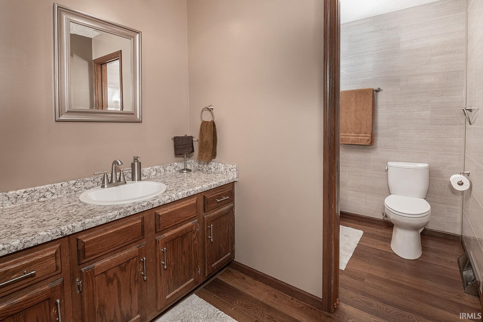 500-6 Greentree Drive