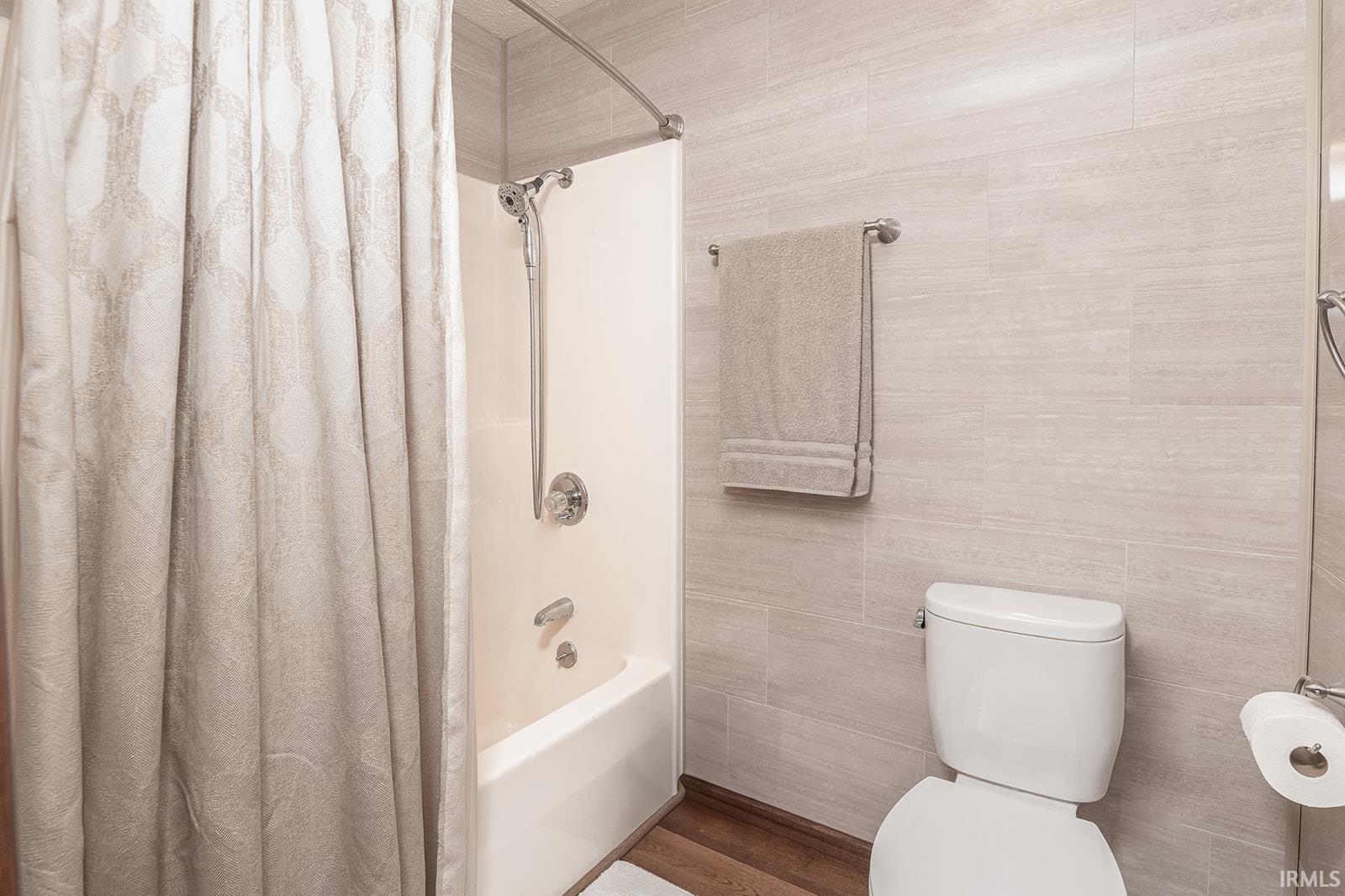 500-6 Greentree Drive