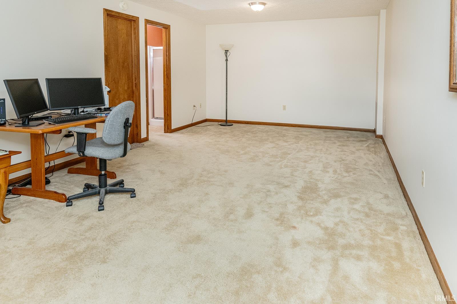 500-6 Greentree Drive