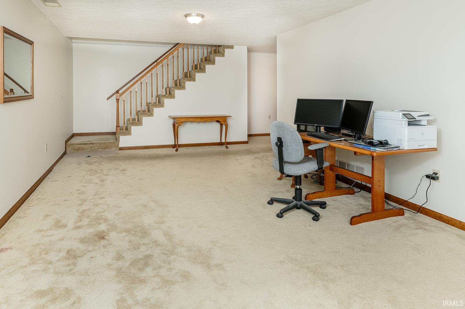 500-6 Greentree Drive