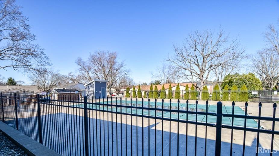 812 E Waterloo Court