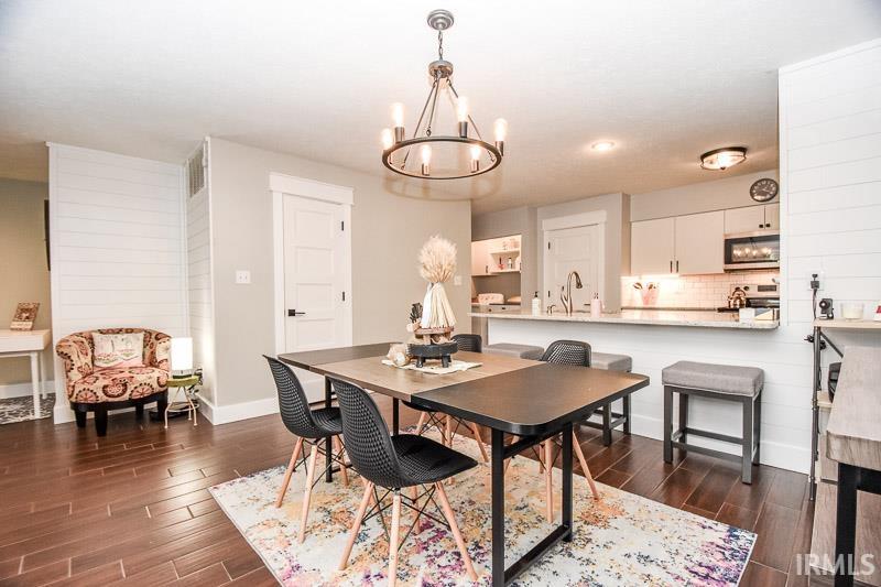 812 E Waterloo Court