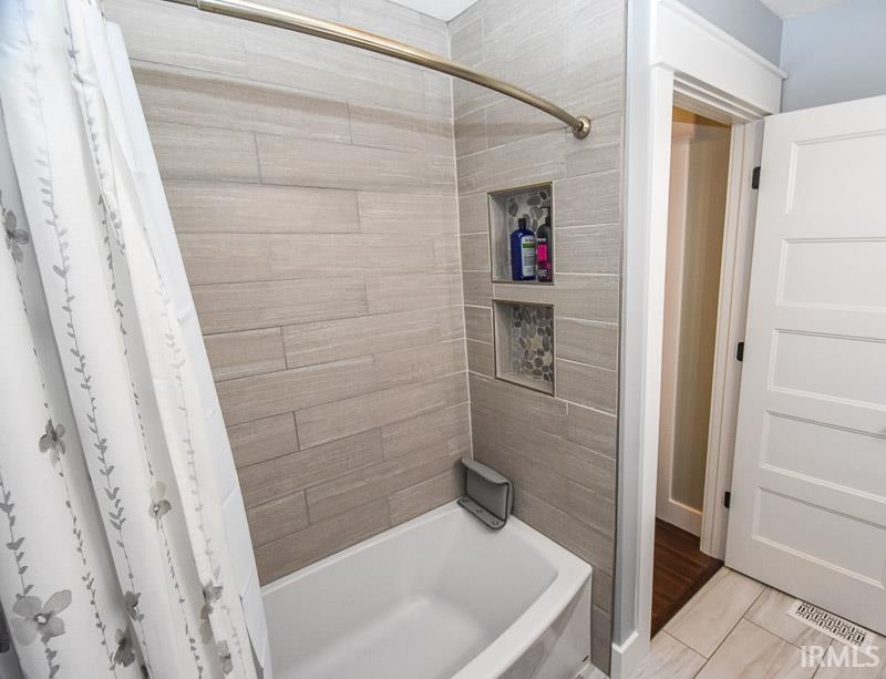 812 E Waterloo Court