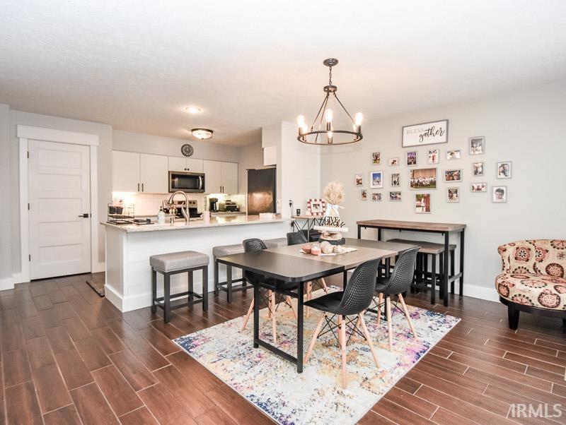 812 E Waterloo Court