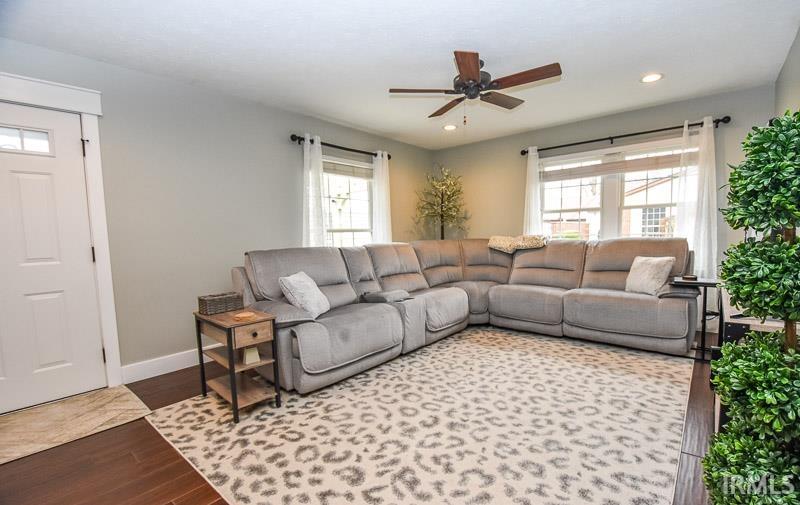 812 E Waterloo Court