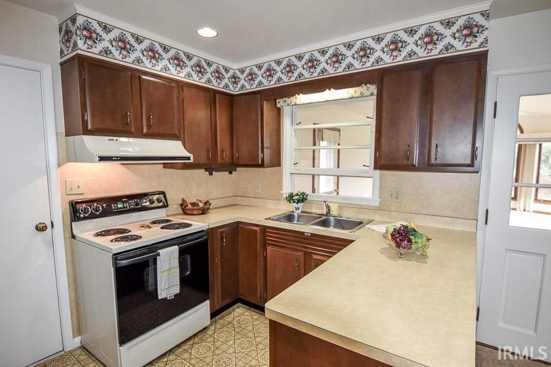 2400 N Laverne Drive