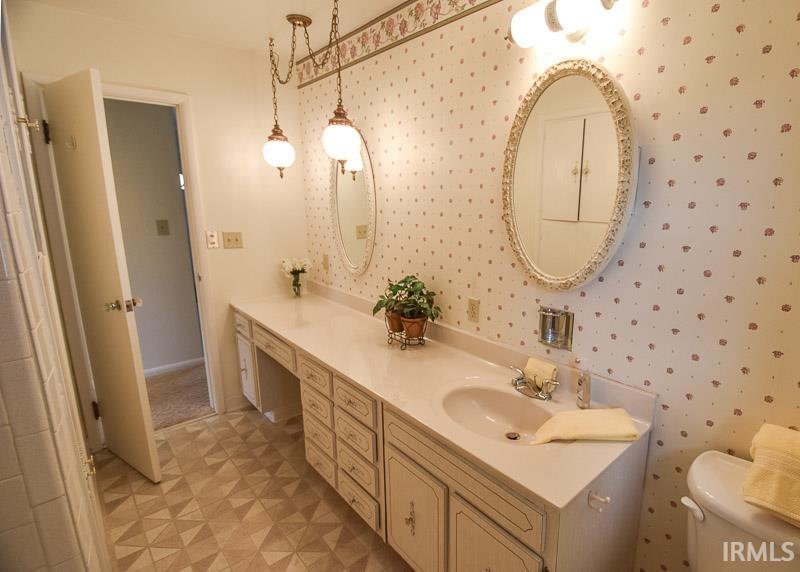 2400 N Laverne Drive