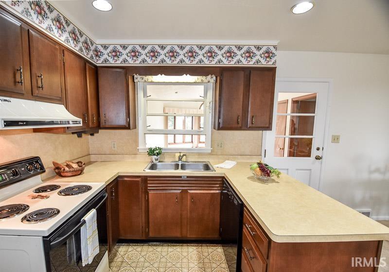 2400 N Laverne Drive