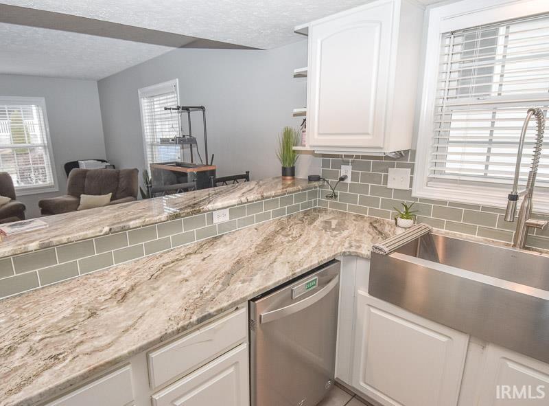 1706 W Sunstone Drive