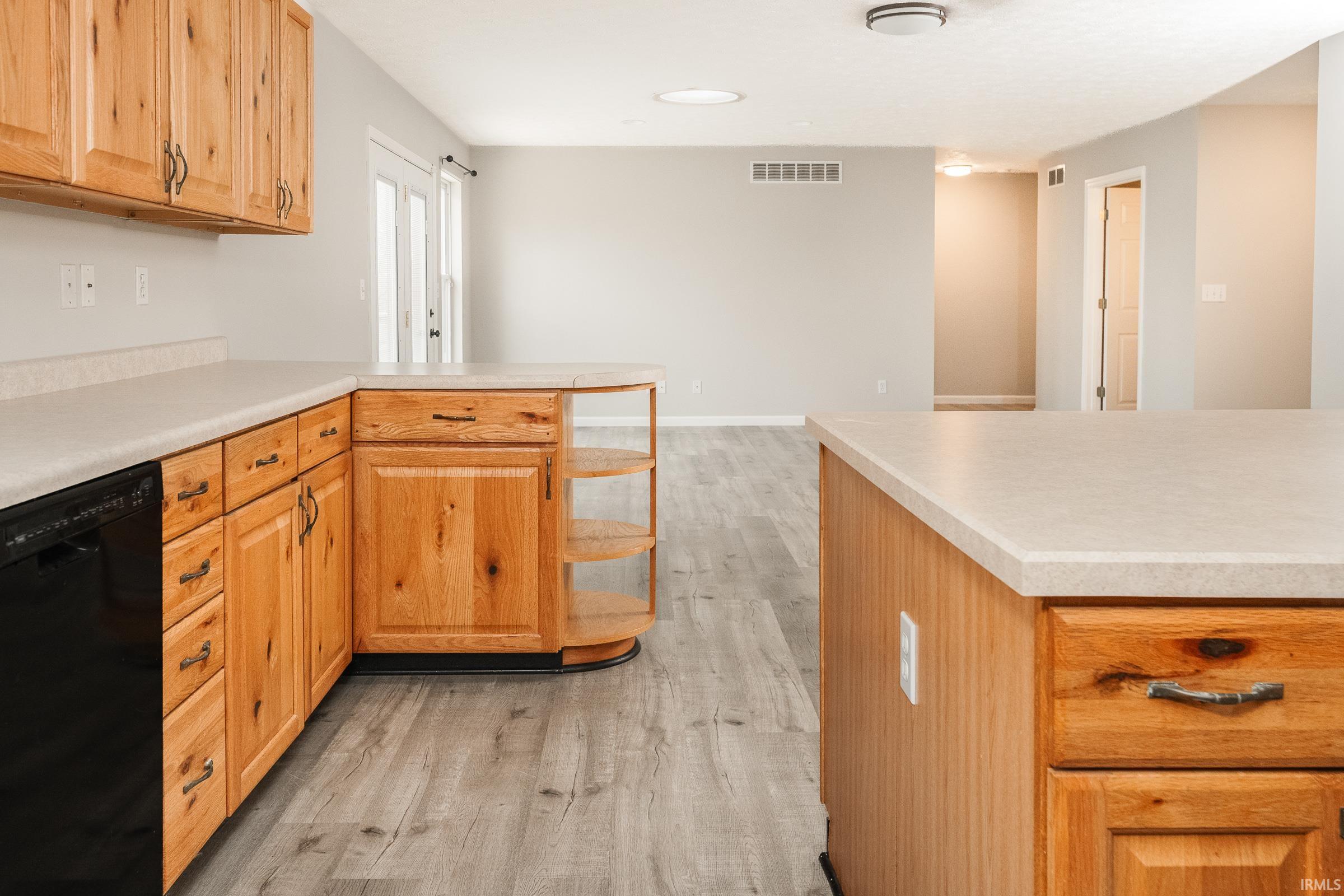 1024 W Countryside Lane