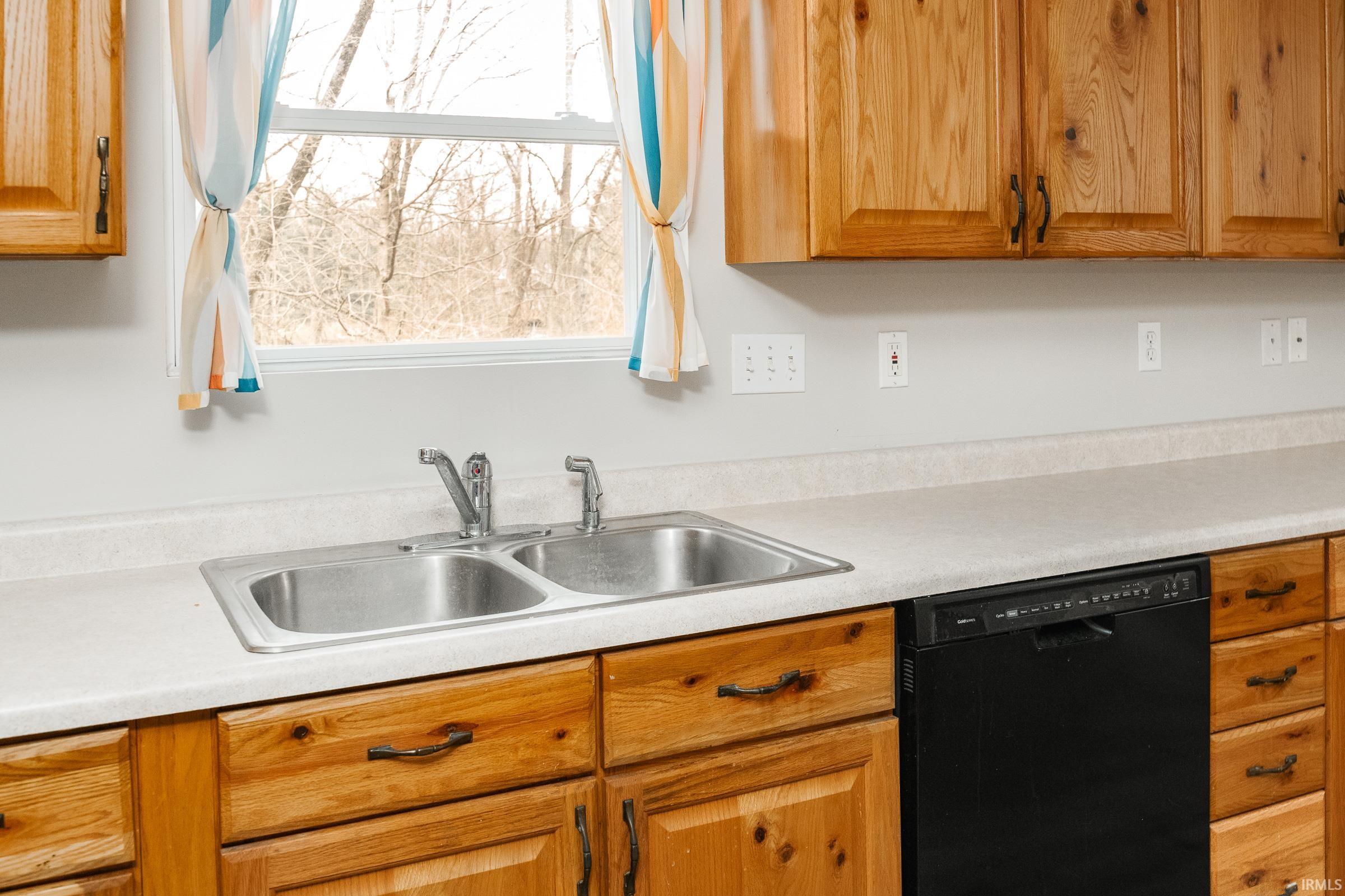 1024 W Countryside Lane