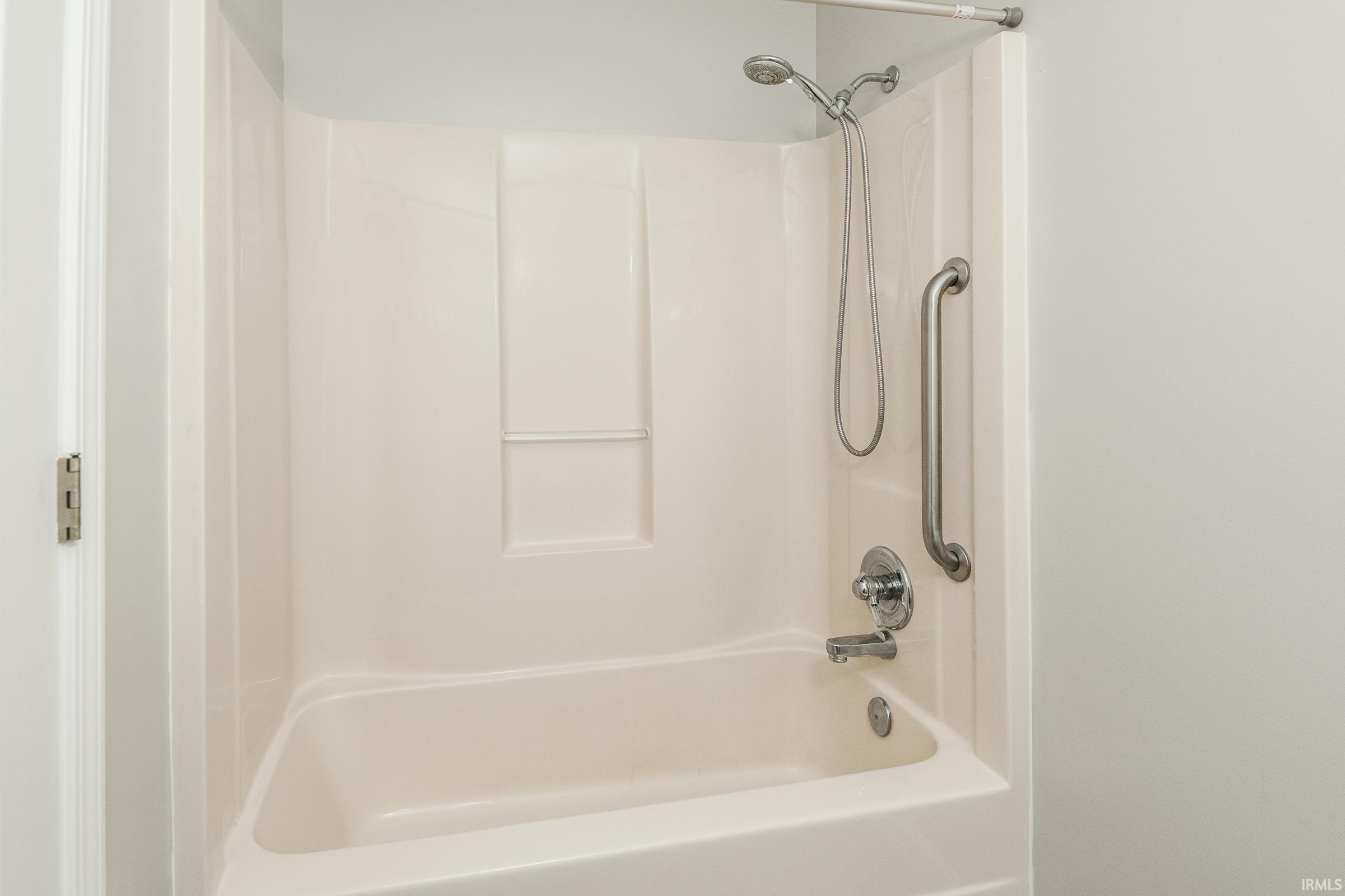 1024 W Countryside Lane