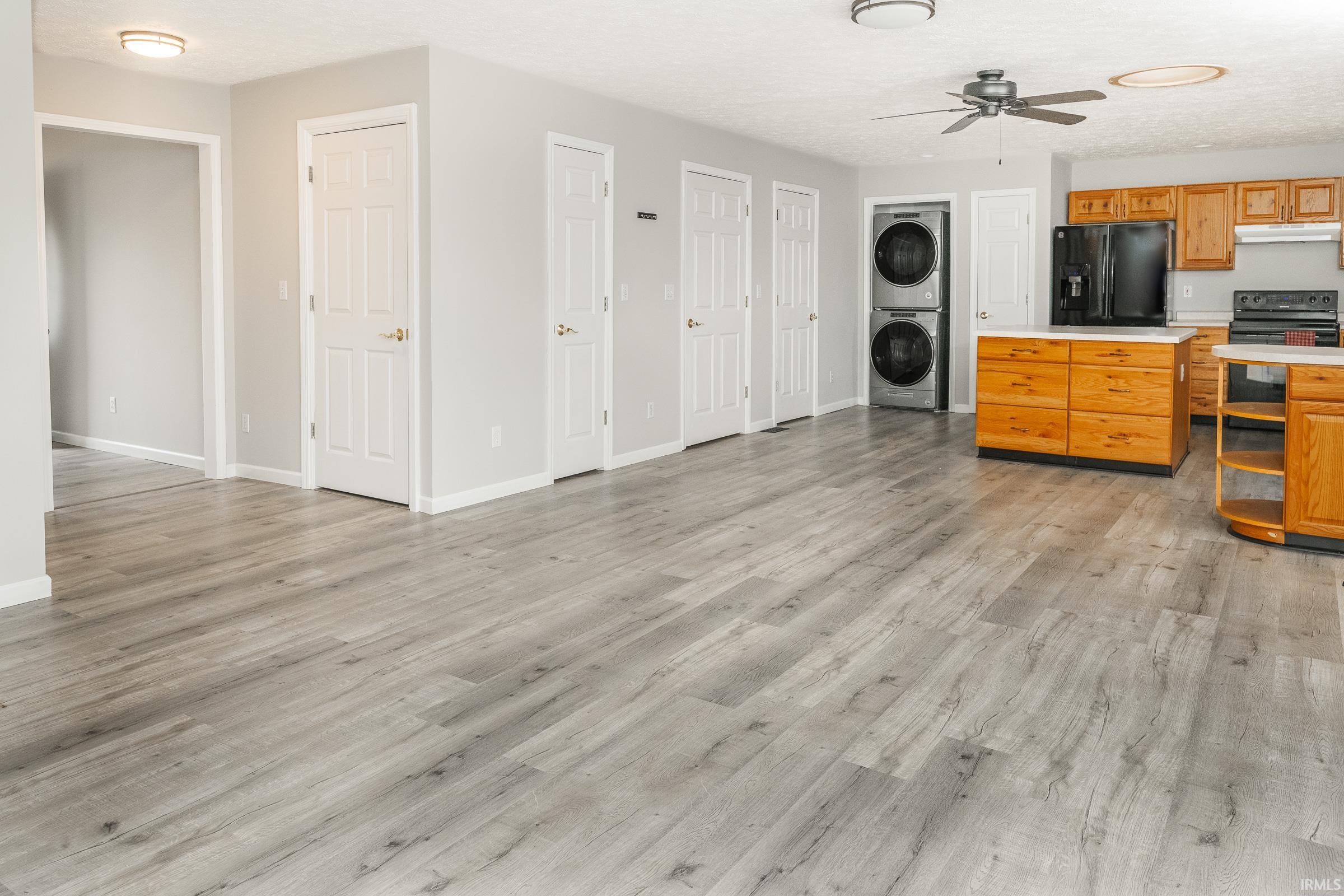 1024 W Countryside Lane