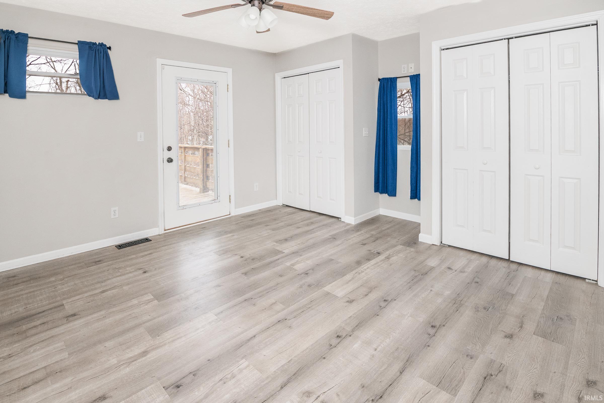 1024 W Countryside Lane