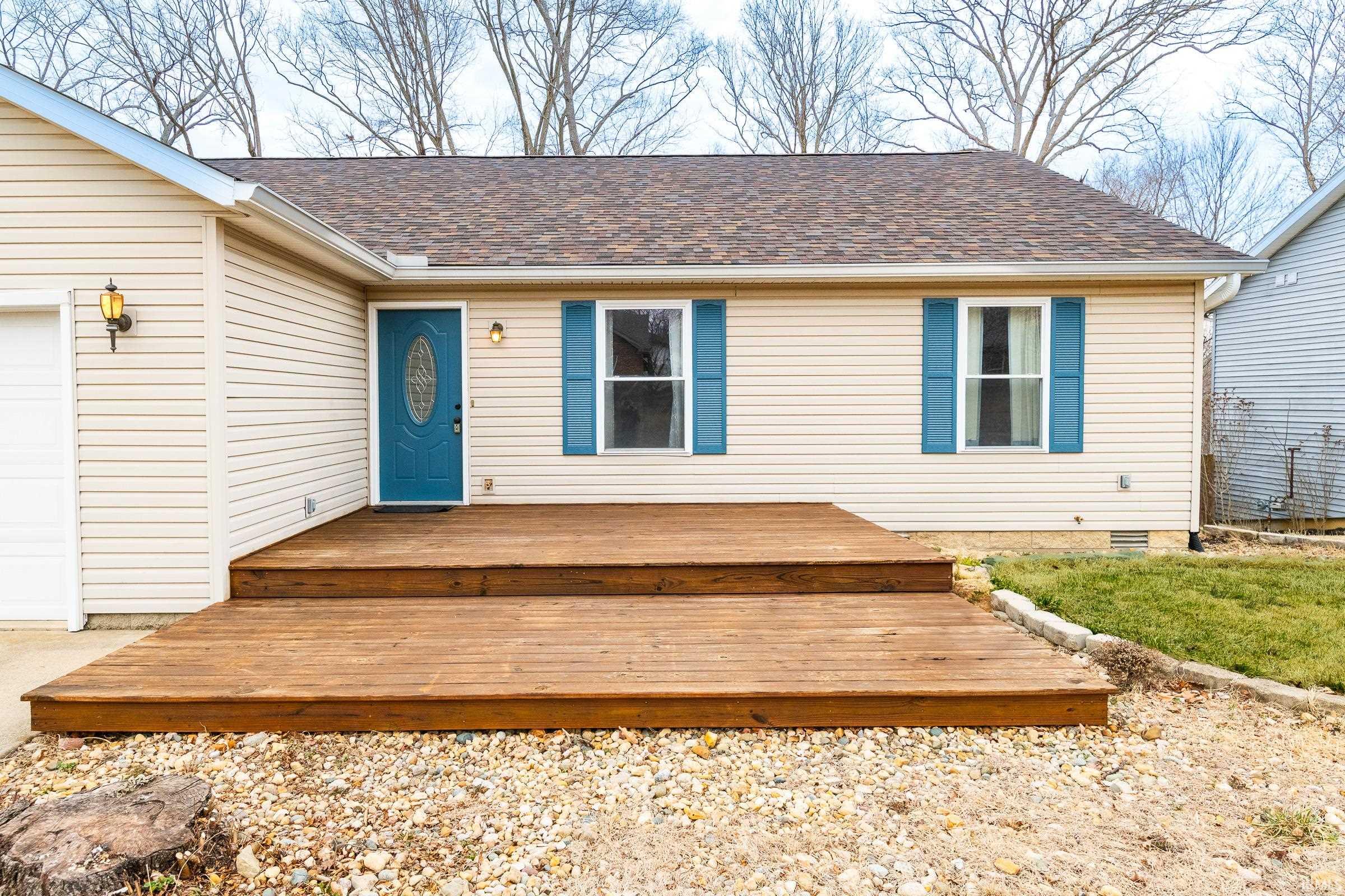 1024 W Countryside Lane