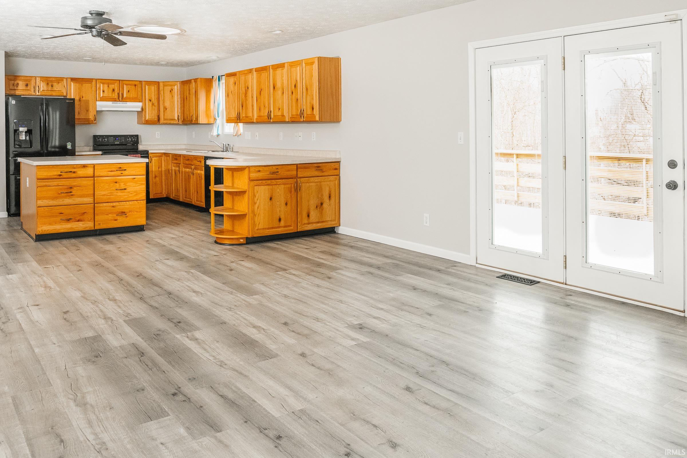 1024 W Countryside Lane