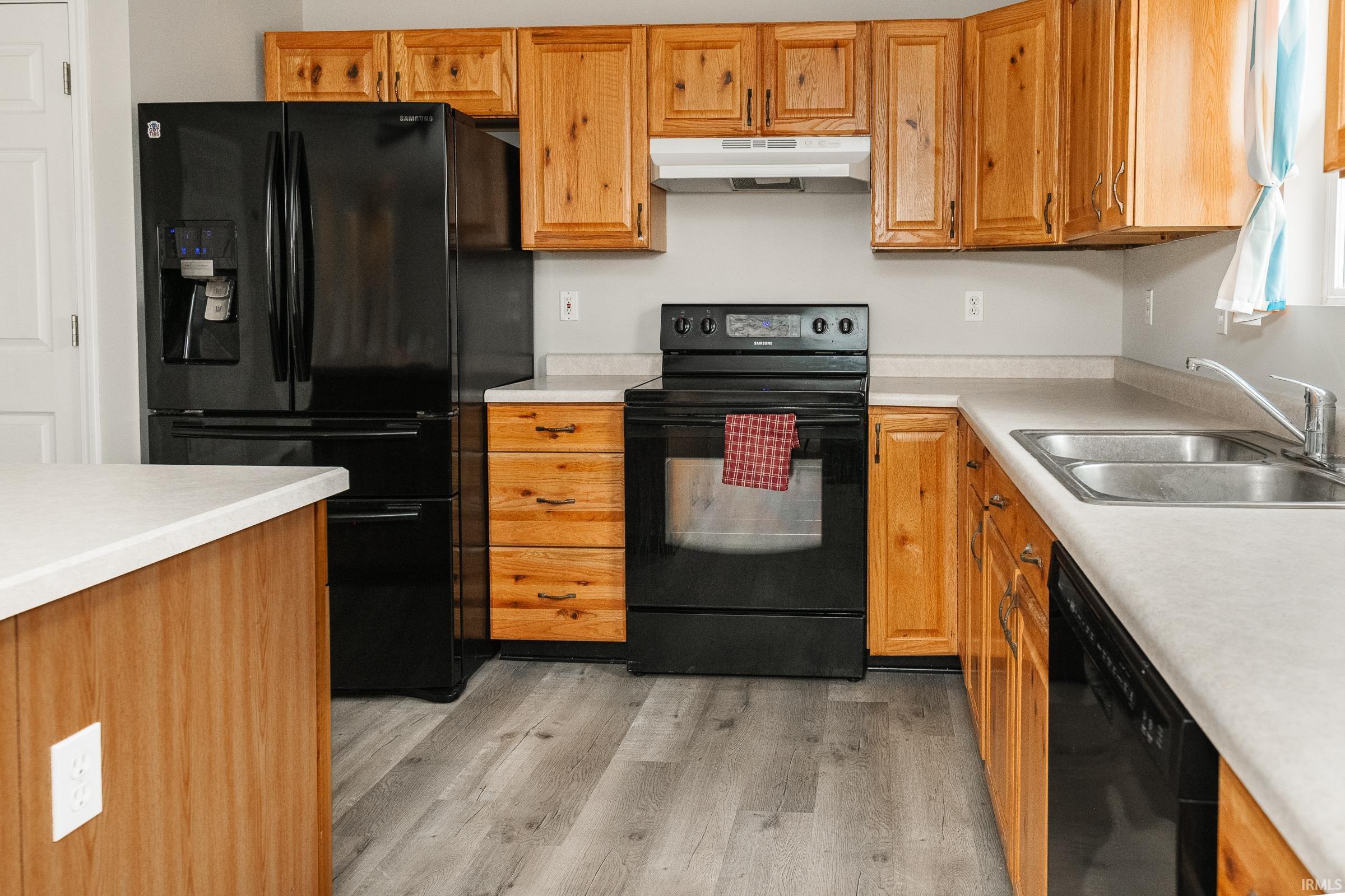 1024 W Countryside Lane